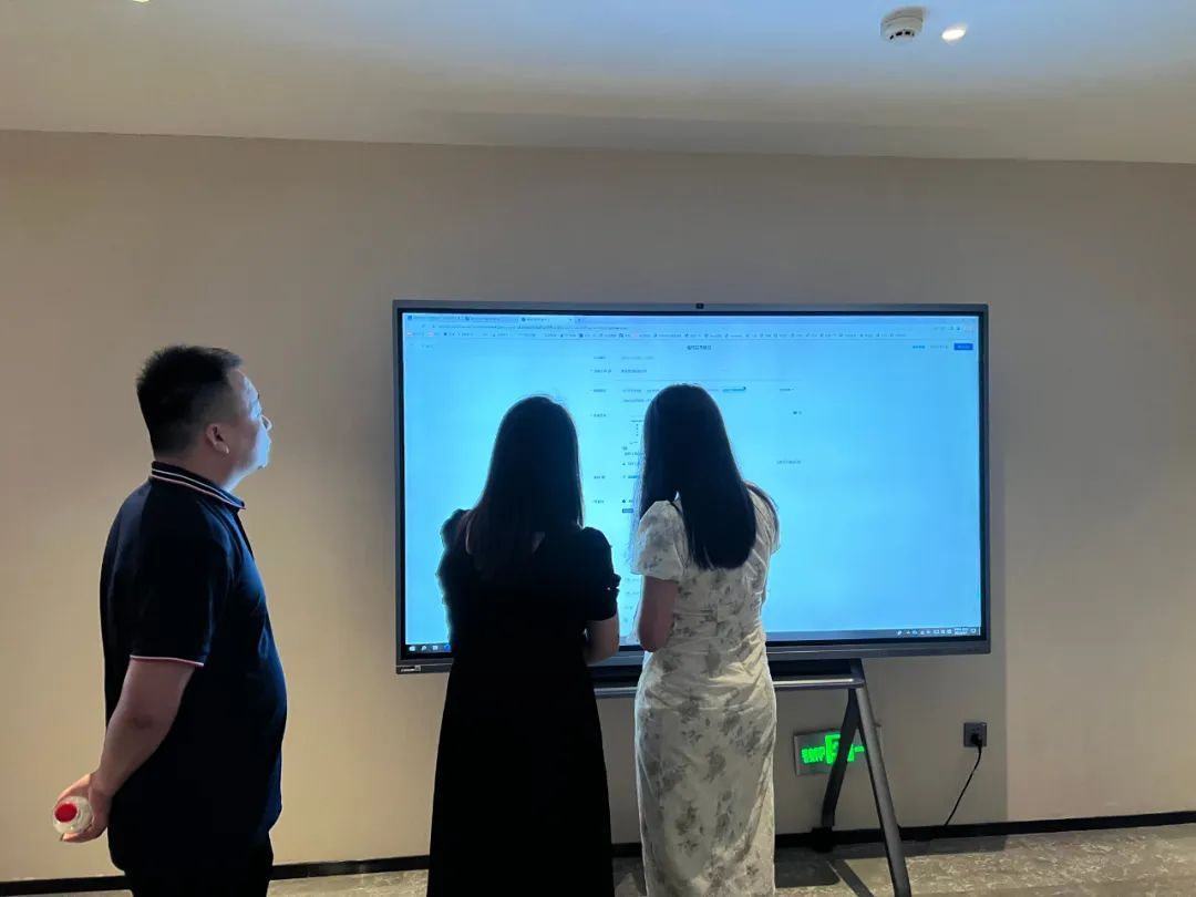 4adcff17d86ac5a25c9f9f1bec308a3f.jpg 4adcff17d86ac5a25c9f9f1bec308a3f.jpg